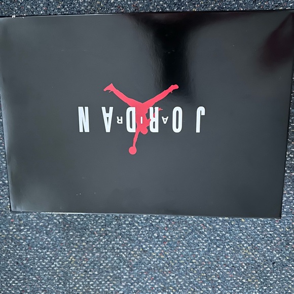 Jordan 11 cherry main image 5